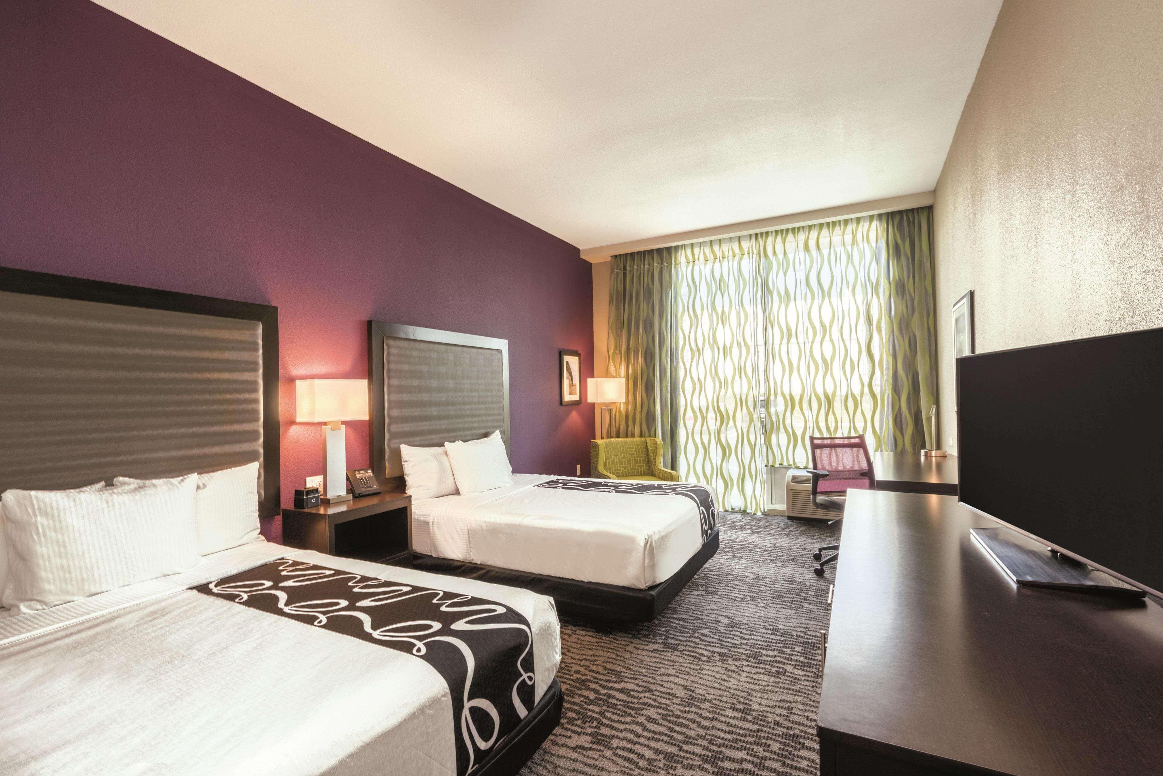 Queen Room with Two Queen Beds - Mobility Access/Non-Smoking