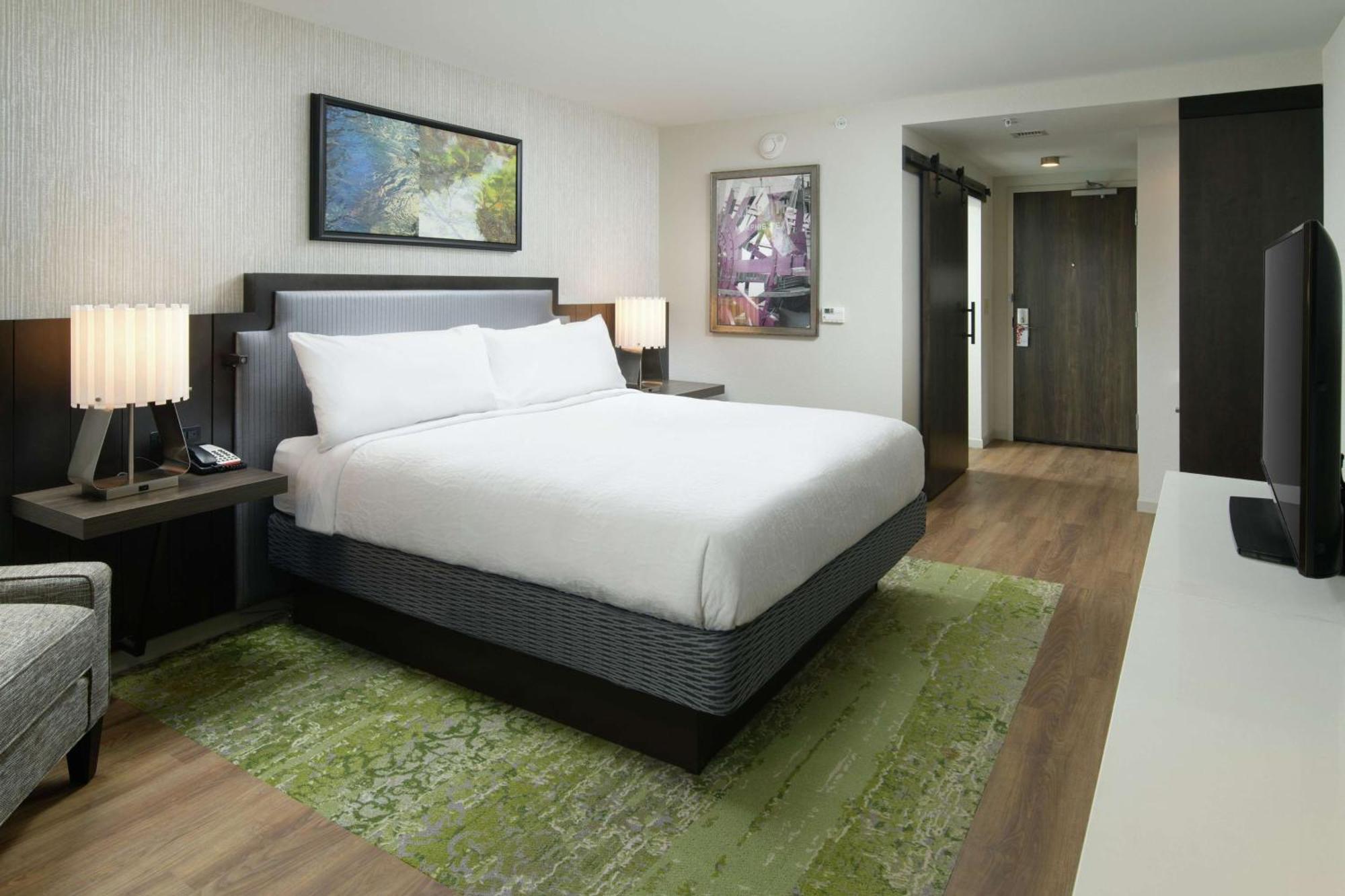 Premium King Room