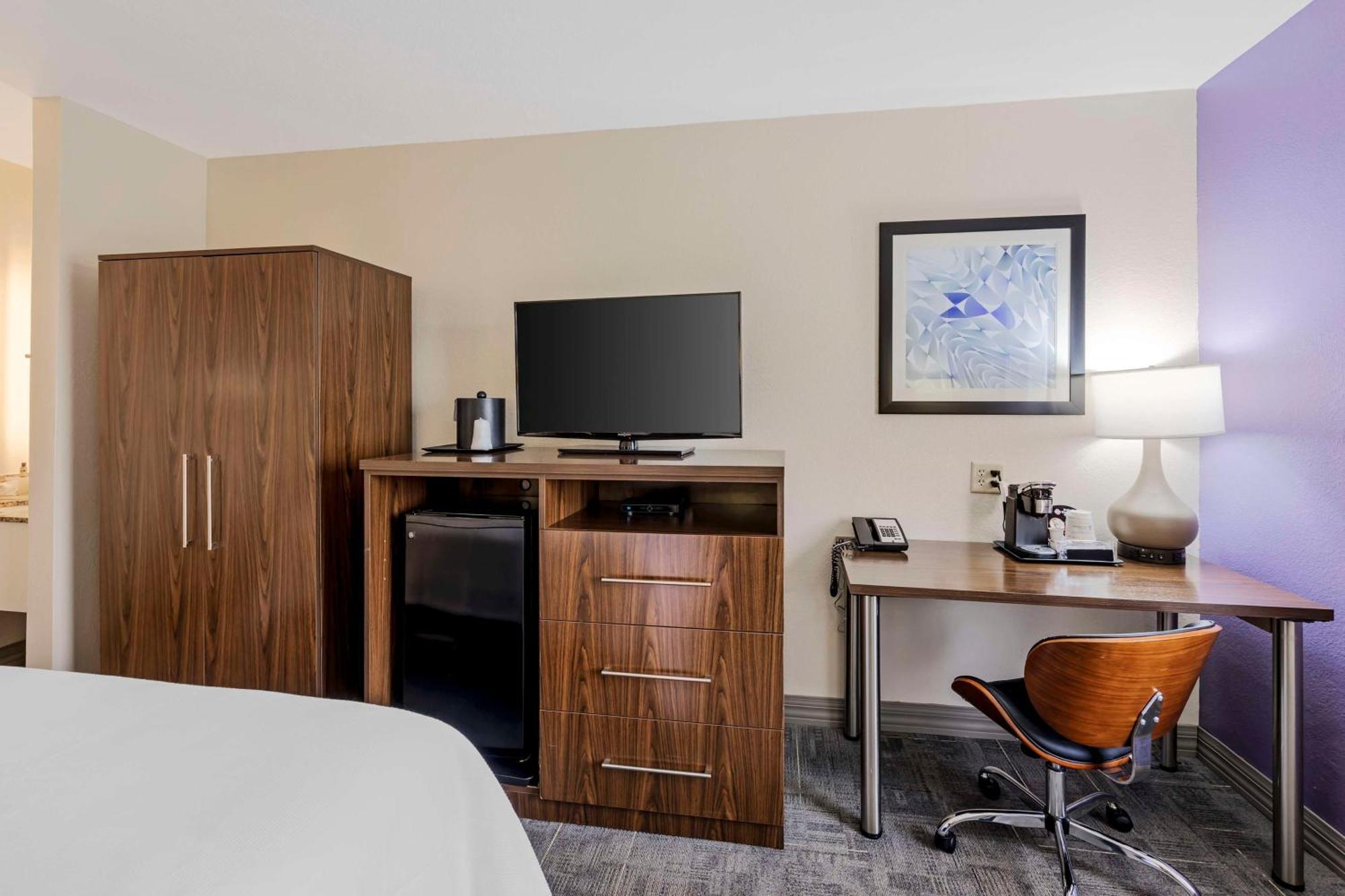 Zimmer mit Kingsize-Bett und Badewanne - Barrierefrei / Nichtraucherzimmer