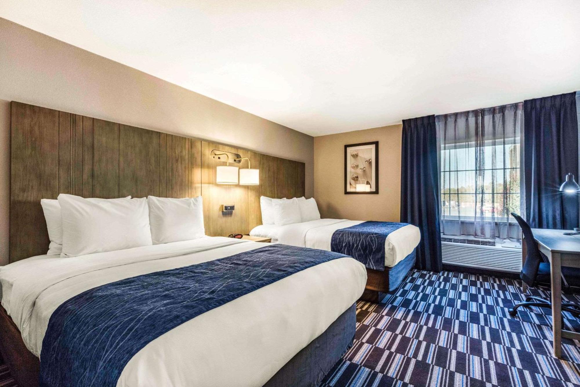 Queen Room with Two Queen Beds - Non-Smoking