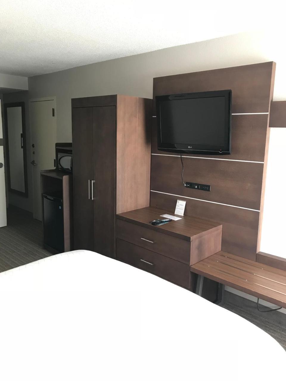 Queen Room - Disability Access
