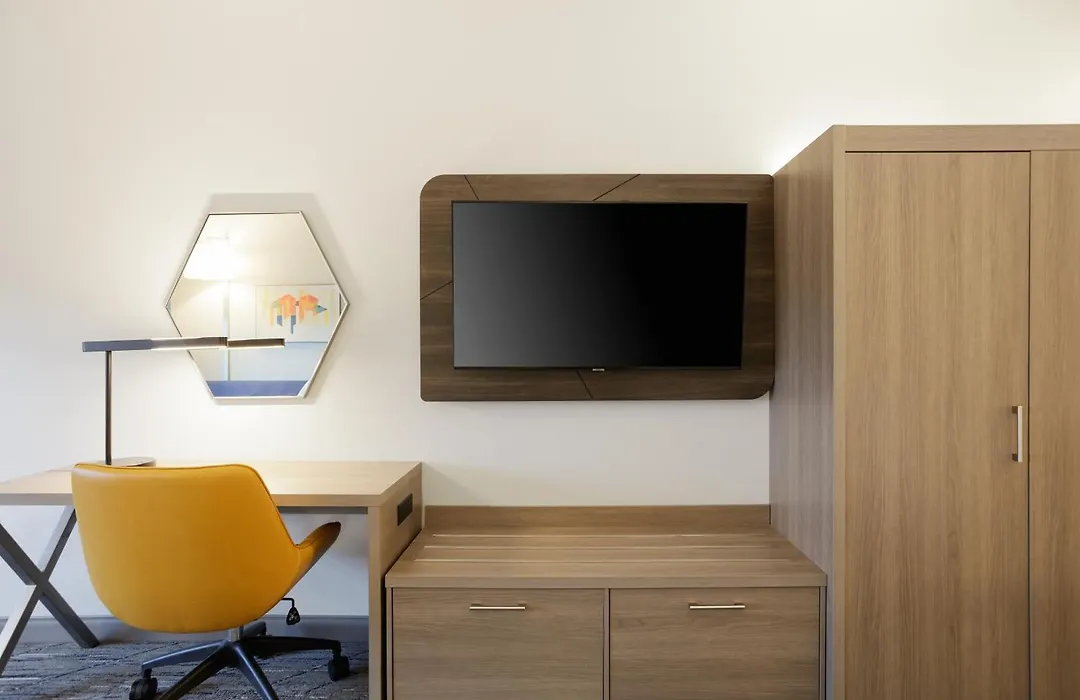 Holiday Inn Express & Suites Memphis East By Ihg-1