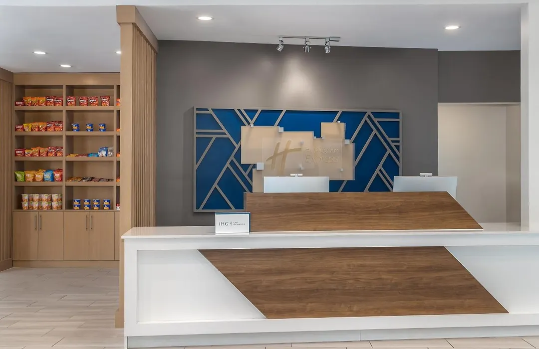 Holiday Inn Express & Suites Memphis East By Ihg-1