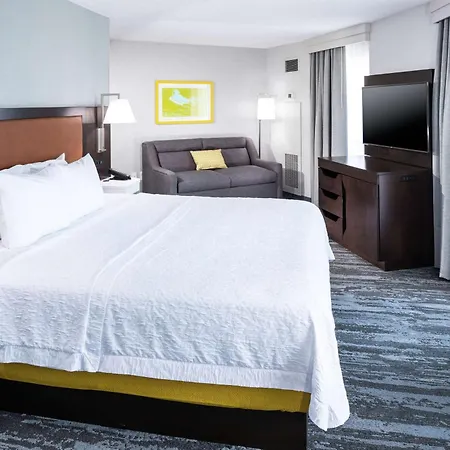Hampton Inn & Suites Memphis-Beale Street-2