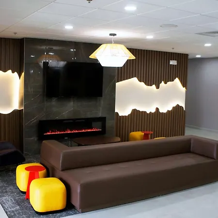 La Quinta Inn & Suites By Wyndham Memphis East-2