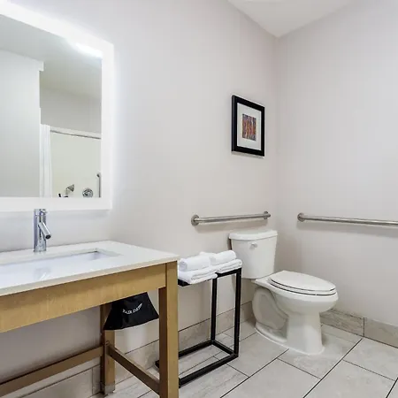 Holiday Inn Express & Suites Memphis Arpt Elvis Presley Blv By Ihg-3