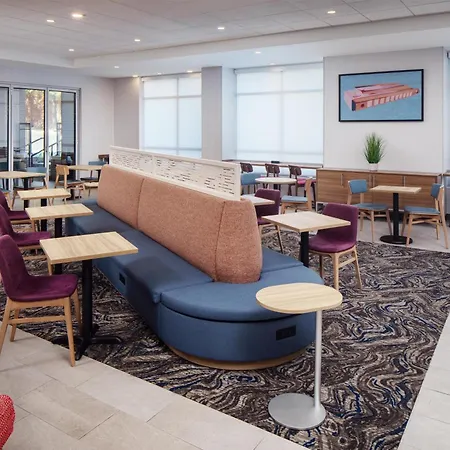 Home2 Suites By Hilton Memphis Downtown-3