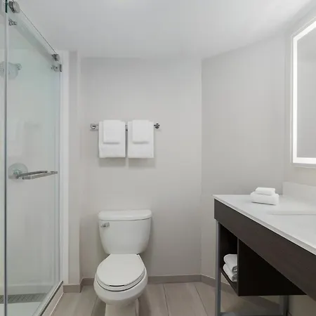 Holiday Inn Express & Suites Memphis East By Ihg-3