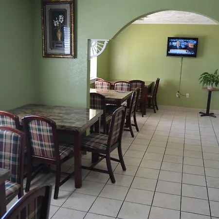 Knights Inn Memphis Airport-3