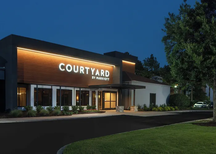 Courtyard By Marriott Memphis East/Park Avenue Hotel