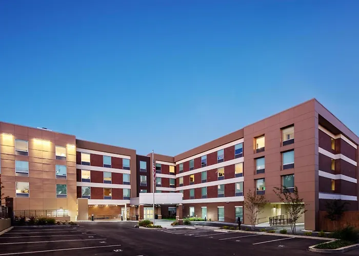 Home2 Suites By Hilton Memphis Downtown